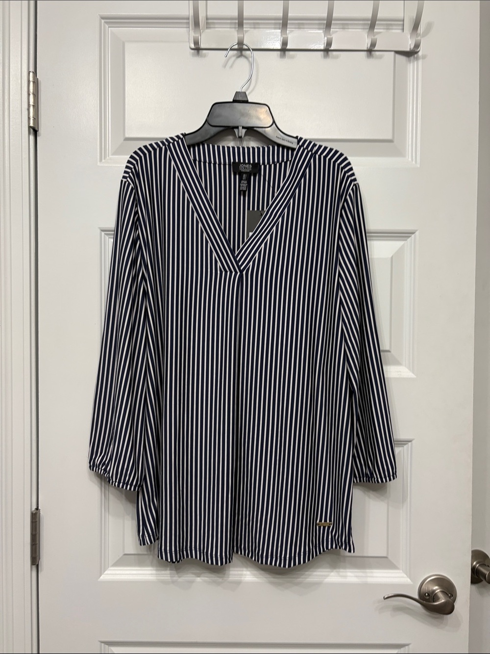 Jones New York Navy and White Vertical Stripe V-Neck Tunic